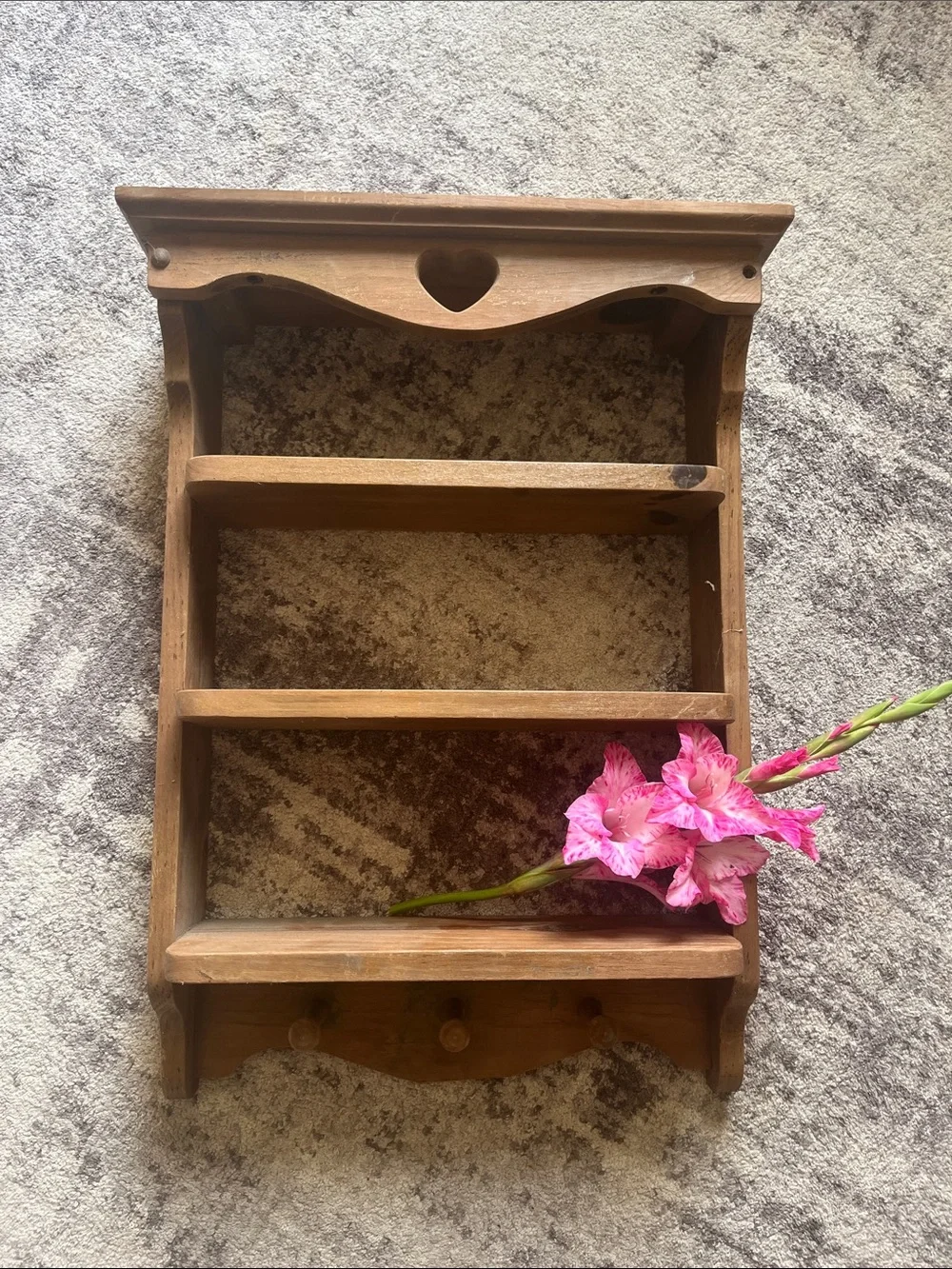 Heart cottagecore big Accent Wooden Wall Shelf - Brown with pegs